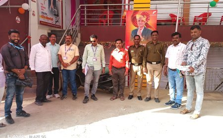 खुलताबाद येथील प्रचार कार्यालयास भरारी पथकाची भेट