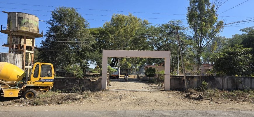 कन्नड नाचनवेल येथील प्राथमिक आरोग्य केंद्राच्या दुरुस्ती कॉन्टॅक्टर कडून बनवाबनवी