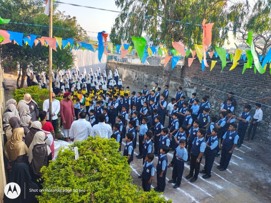 बुरहानी इंग्लिश शाळेत प्रजासत्ताक दिन उत्साहात साजरा