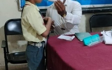 फोस्टर इंग्लिश हाई स्कूल ने सफल मेडिकल हेल्थ चेक-अप शिविर की मेजबानी की