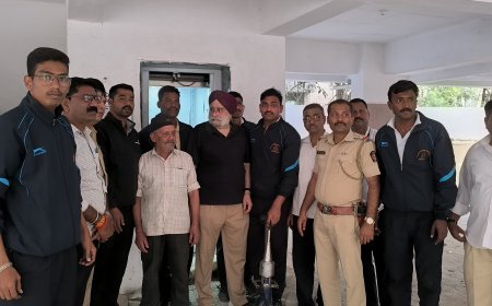 घटनास्थळ- साई सागर अपार्टमेंट, ज्योतीनगर, येथे अपार्टमेंट च्या लिफ्ट मध्ये 2 व्यक्ती अडकले होते. जि. छत्रपती संभाजीनगर.