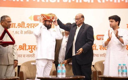 एकनाथ शिंदे यांचा शरद पवार यांच्या हस्ते सत्कार नवी दिल्ली