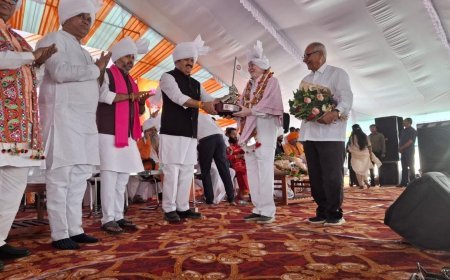 कृषी भूषण डॉ सिताराम जाधव यांना सेवा रत्न पुरस्कार ने सन्मानित