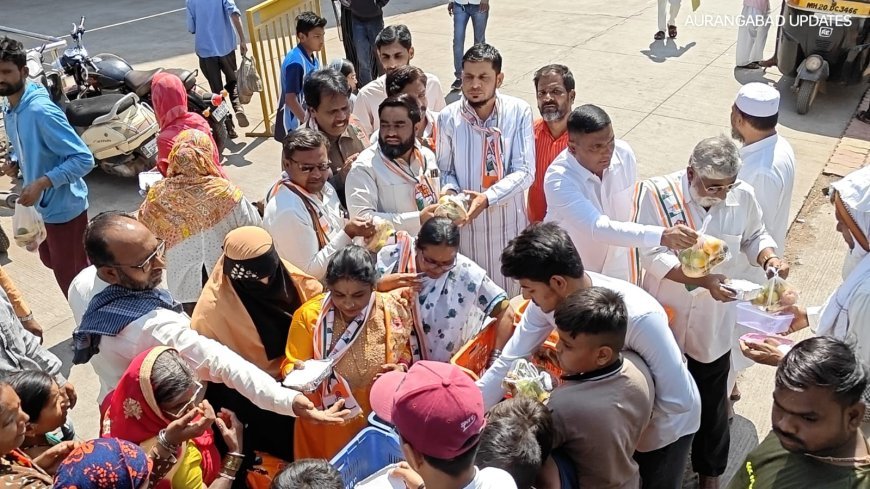 Ashfaq Khan (Deluxe Bakery) distributed food and fruits at Government Hospital Valley on the occasion of his birthday.