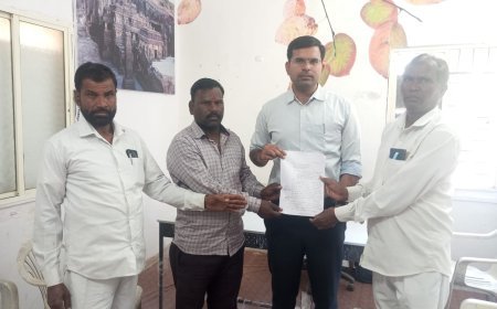 सीसीटीव्ही कॅमेरे बंद करून शाळेला अनेक दिवस पासून दांड्या मारणाऱ्या शिक्षकाविरुद्ध शिक्षण अधिकारी यांच्याकडे पालकांनी तक्रार देऊन केली कारवाईची मागणी.