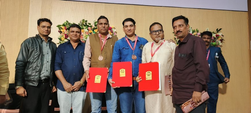 Chishti Azharuddin honored with 'Bharat Gaurav Award 2025' at national level