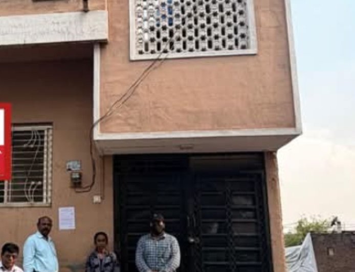 मतीन पटेल के घर पर कार्रवाई की संभावना, मनपा की अतिक्रमण नोटिस