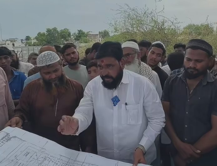 कब्रिस्तान की ज़मीन बचाने की मुहिम तेज़ एमआईएम नगरसेवक काका साहेब दामोदर काकड़े एक्शन मोड में, क्षेत्रीय नागरिकों के साथ अवैध कब्ज़े के खिलाफ़ संघर्ष